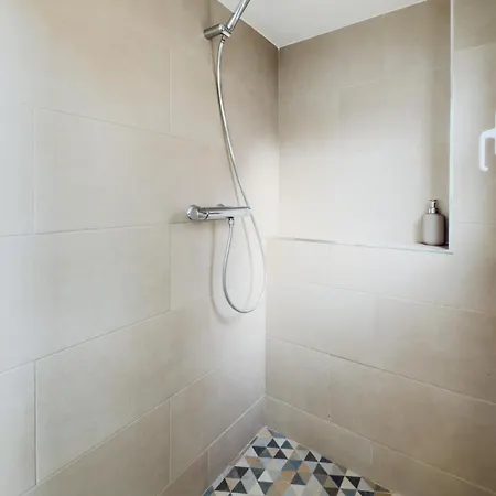 Magalhaes - Trad Flat In Poble Sec, Near Ramblas Barcelona