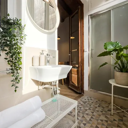 Magalhaes - Trad Flat In Poble Sec, Near Ramblas