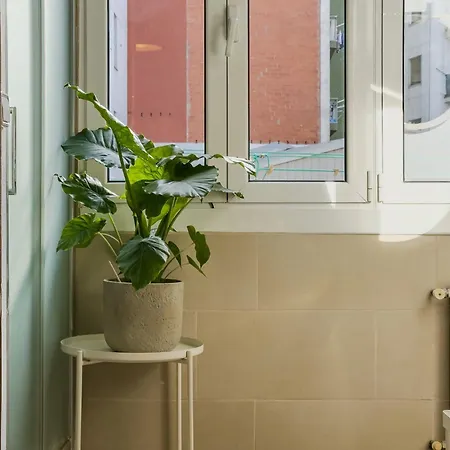 Magalhaes - Trad Flat In Poble Sec, Near Ramblas Apartment Barcelona