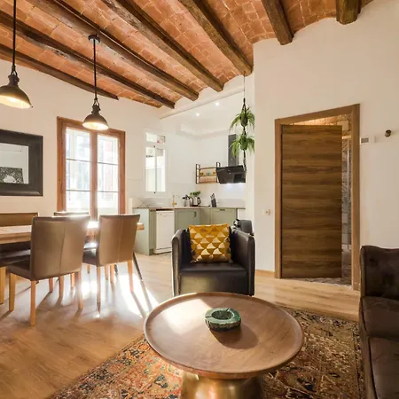 Apartment Magalhaes - Trad Flat In Poble Sec, Near Ramblas Barcelona