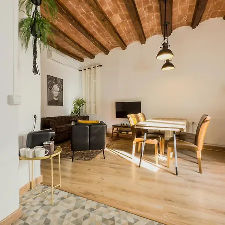 Apartment Magalhaes - Trad Flat In Poble Sec, Near Ramblas