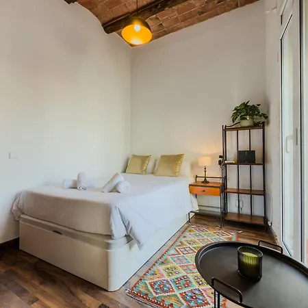 Apartment Magalhaes - Trad Flat In Poble Sec, Near Ramblas Barcelona