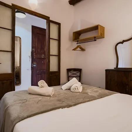 Magalhaes - Trad Flat In Poble Sec, Near Ramblas Apartment *