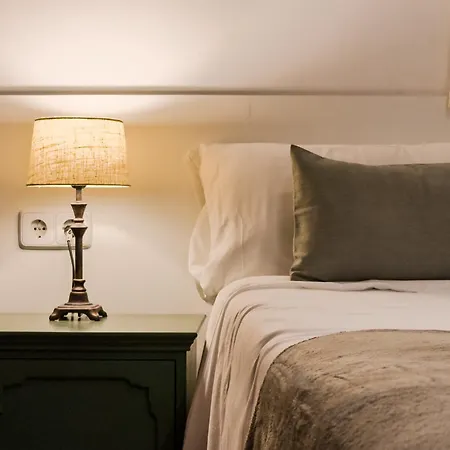 Magalhaes - Trad Flat In Poble Sec, Near Ramblas *