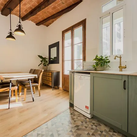 דירה Magalhaes - Trad Flat In Poble Sec, Near Ramblas ברצלונה